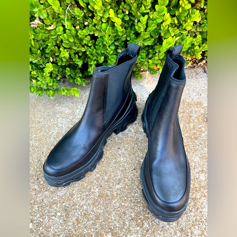 New! Sorel Brex Waterproof Chelsea Boot Size 9